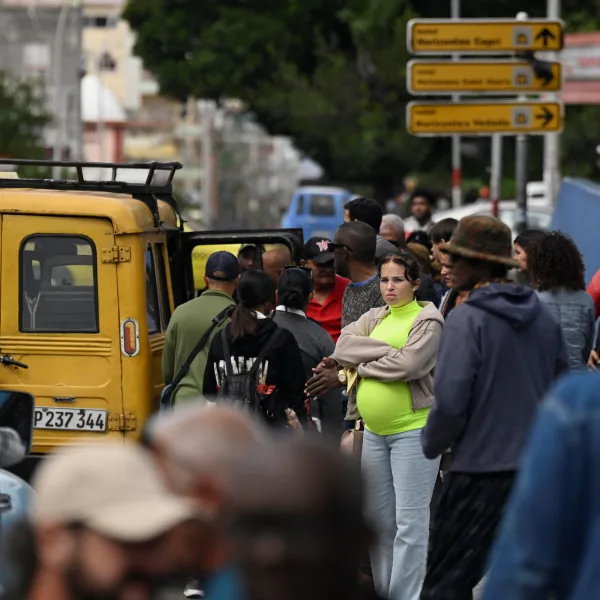 Cuba restringe vuelos y cierra hoteles mientras crece el desabastecimiento de energía