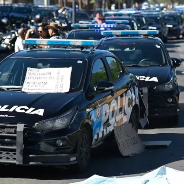 Tras las protestas, el Gobierno de Santa Fe aparta a 20 policías y evalúa sanciones penales