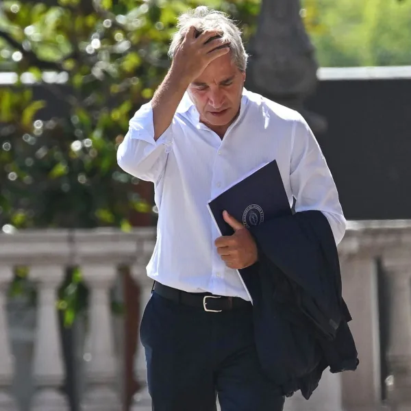 Denuncian a Luis Caputo por presunta manipulación de datos en el INDEC