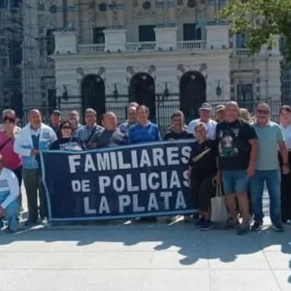 Tras el conflicto en Rosario, familiares de efectivos de la bonaerense marcharon en La Plata