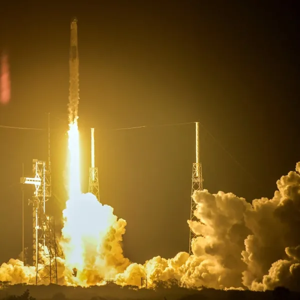 La NASA y SpaceX lanzaron una nave hacia la Estación Espacial Internacional