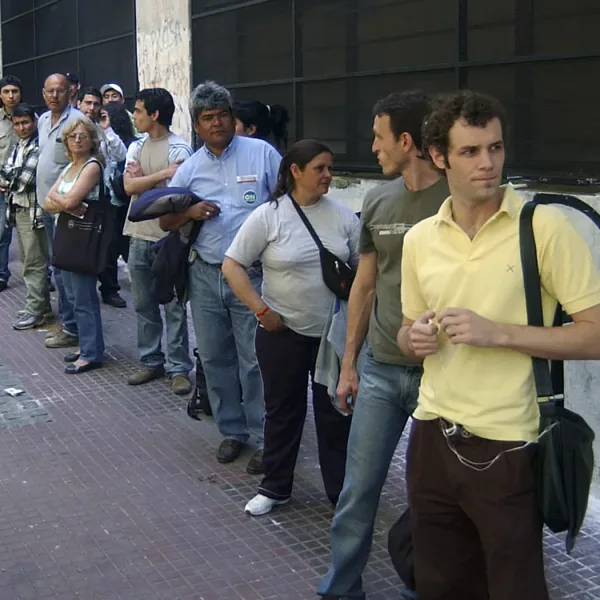 El desempleo golpeó a más de 150 mil trabajadores registrados durante el 2025 
