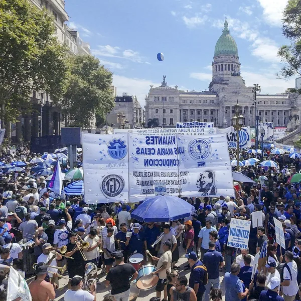 La CGT planea un paro nacional cuando se trate la reforma laboral en Diputados 