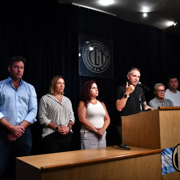 La CGT se reúne para definir si convoca un paro general