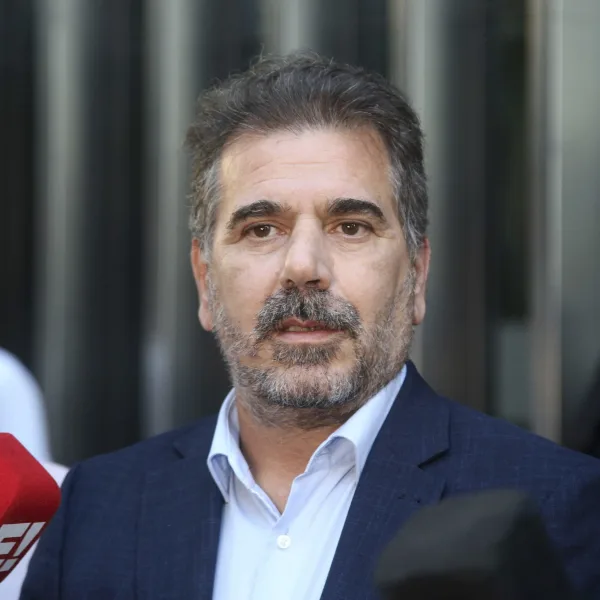 Crece el rechazo al artículo que reduce salarios por licencias médicas