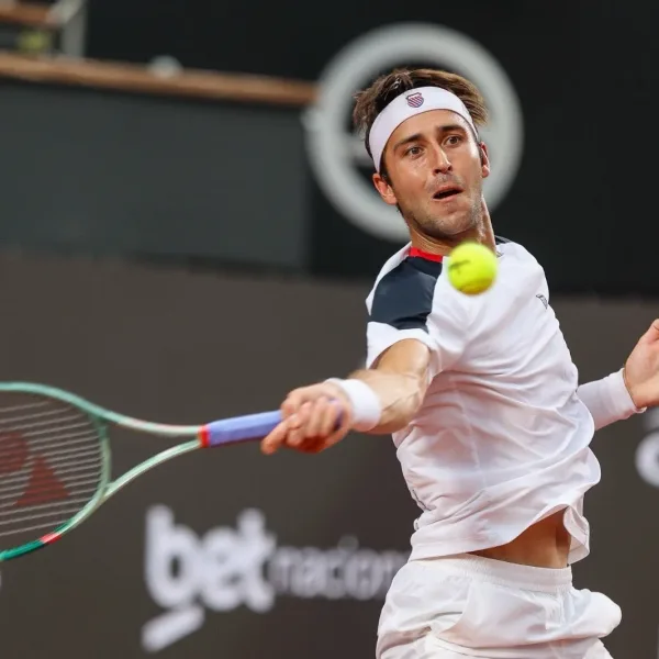 Tomás Etcheverry avanzó a las semifinales del ATP 500 de Río de Janeiro