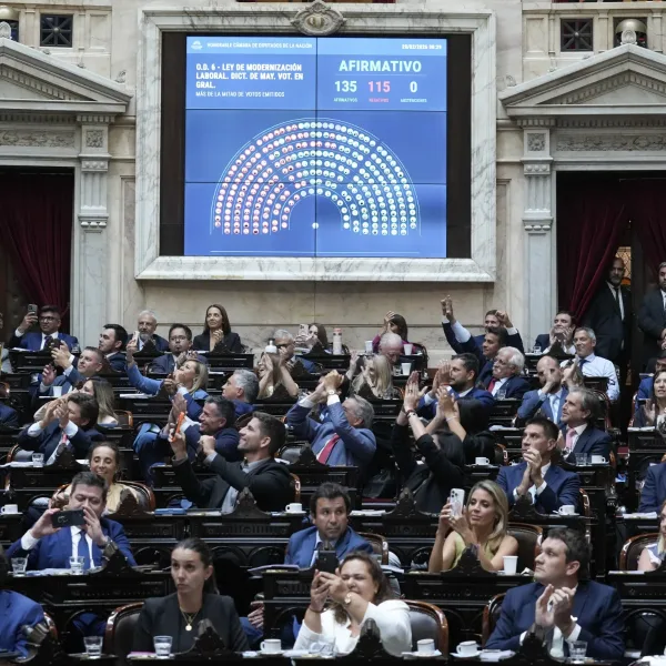 Diputados aprobó la reforma laboral y el proyecto vuelve al Senado