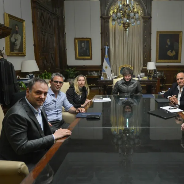 El Gobierno convoca a mesa política y gabinete para definir la estrategia legislativa 