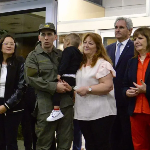 Nahuel Gallo llegó a la Argentina y se reencontró con su familia; Milei abrió las sesiones ordinarias en el Congreso; Trump habló tras los ataques de Estados Unidos e Israel contra Irán y mucho más...