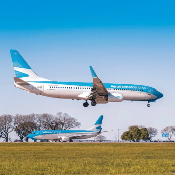 Detuvieron a un hombre acusado de estafar a Aerolíneas por casi USD 500.000 con millas