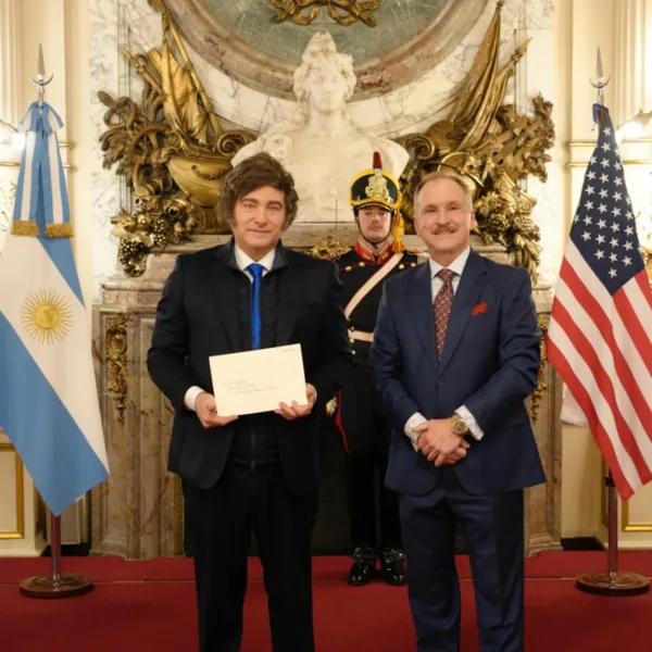En medio del conflicto en Medio Oriente Milei recibe al embajador estadounidense