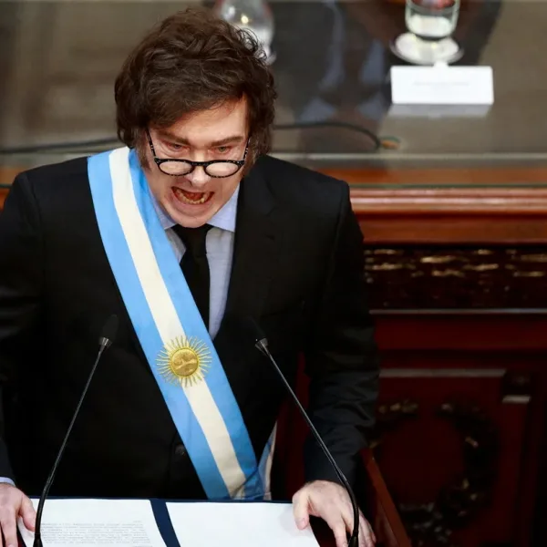 El Gobierno promulgó la reforma laboral; Aumentaron los costos para tramitar el pasaporte; Colapinto hizo sus primeras prácticas en Australia y mucho más...