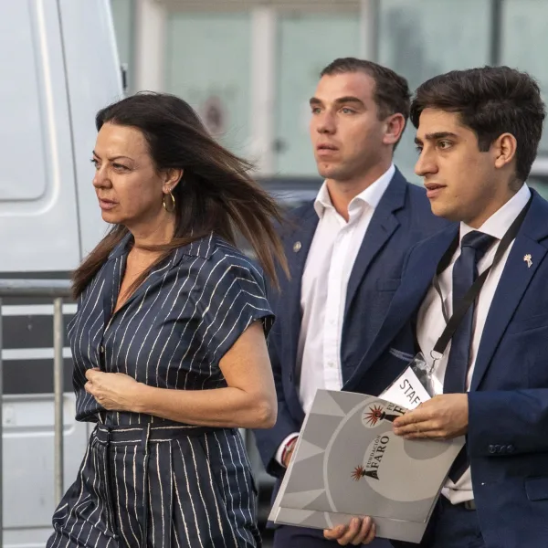 El Gobierno multará a gremios de trenes y colectivos