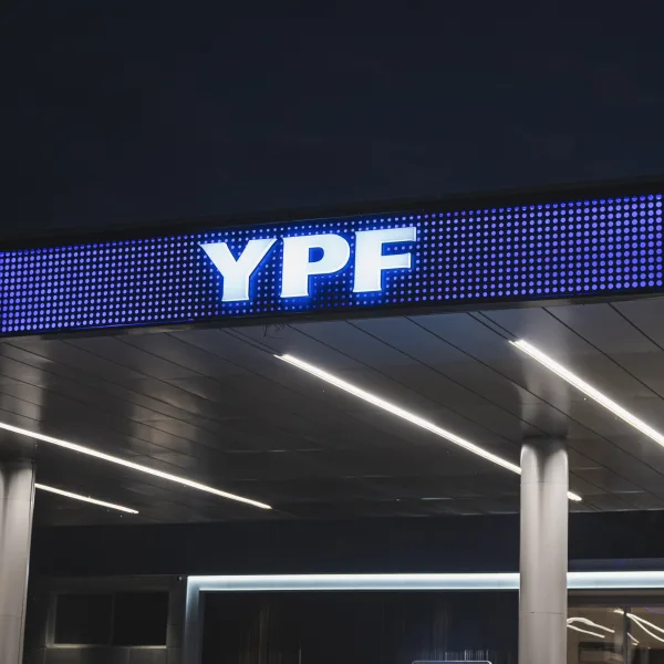 YPF descartó subas en los combustibles pese al aumento del petróleo