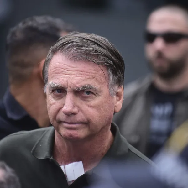 Bolsonaro fue internado en terapia intensiva tras descompensarse en la cárcel