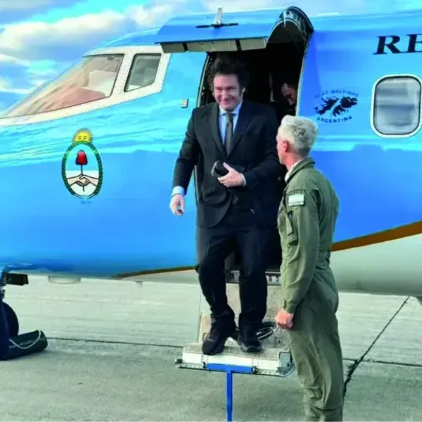 Milei viajó a España para participar de un foro económico; Adorni tras la investigación por sus viajes: "Somos humanos y cometemos errores"; Colapinto largará 16° en la carrera Sprint y mucho más...