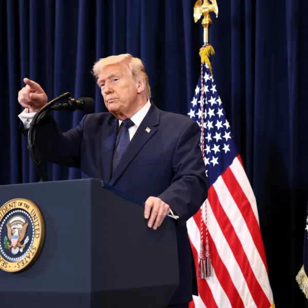 Trump e Irán se cruzan por la guerra: Washington seguirá con la ofensiva y Teherán niega querer negociar