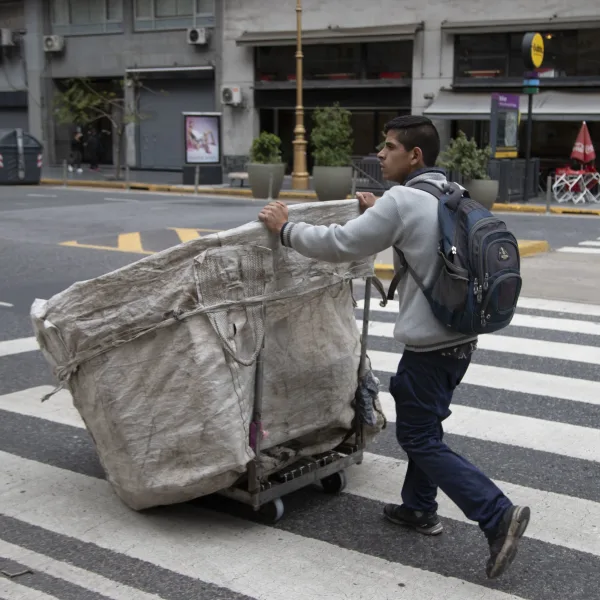 El desempleo aumentó 7,5% en el último trimestre de 2025, según informó el INDEC
