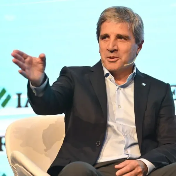 Caputo ratificó el programa económico y pronosticó un "boom" de inversiones