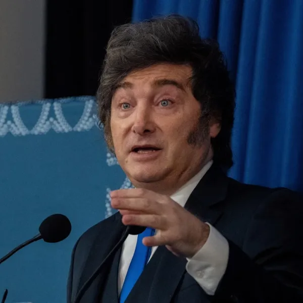 Milei viaja a Tucumán para participar del Foro Económico del NOA; Irán atacó el mayor complejo de gas del mundo en Qatar; Se sortea la Copa Libertadores y la Copa Sudamericana y mucho más...