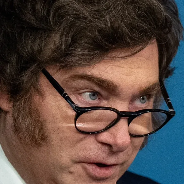 Javier Milei viaja a Hungría: CPAC, reuniones con Orbán y una distinción; Irán confirmó la muerte del portavoz de la Guardia Revolucionaria; Se presentó la nueva camiseta alternativa de Argentina para el Mundial 2026 y mucho más...