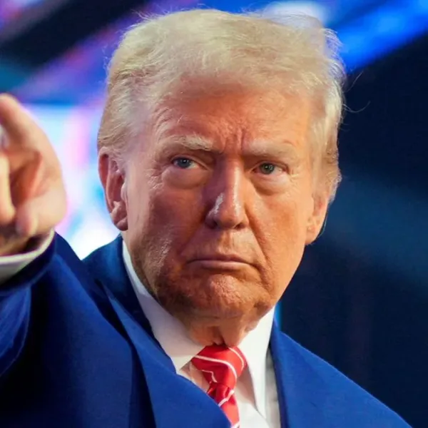 Trump insiste en que hay "negociaciones" abiertas con Irán, pese a que Teherán lo niega