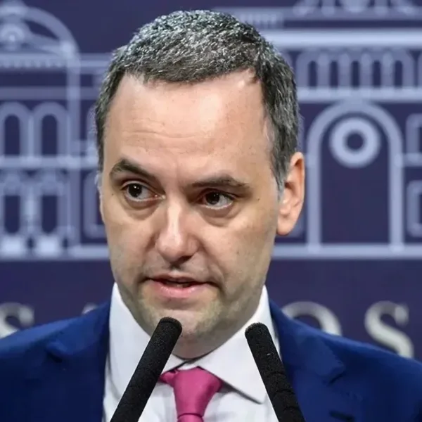 Adorni reaparece con una conferencia de prensa en Casa Rosada