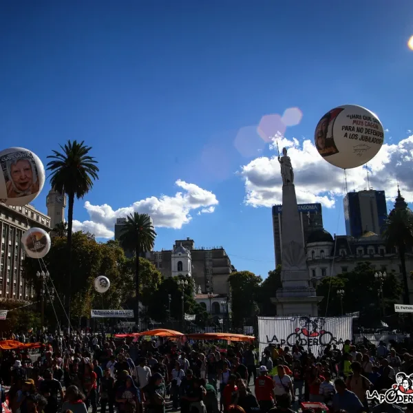 Más de 30 mil personas participaron de la “Vigilia por la identidad” en Plaza de Mayo