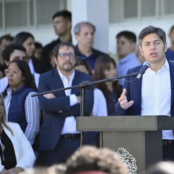 Kicillof cruzó a Milei tras el fallo por YPF: “Le quedó cómodo el mameluco”