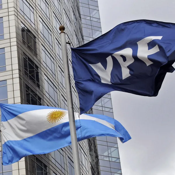 Burford calificó de "decepcionante" el fallo por YPF y evalúa ir a la justicia internacional