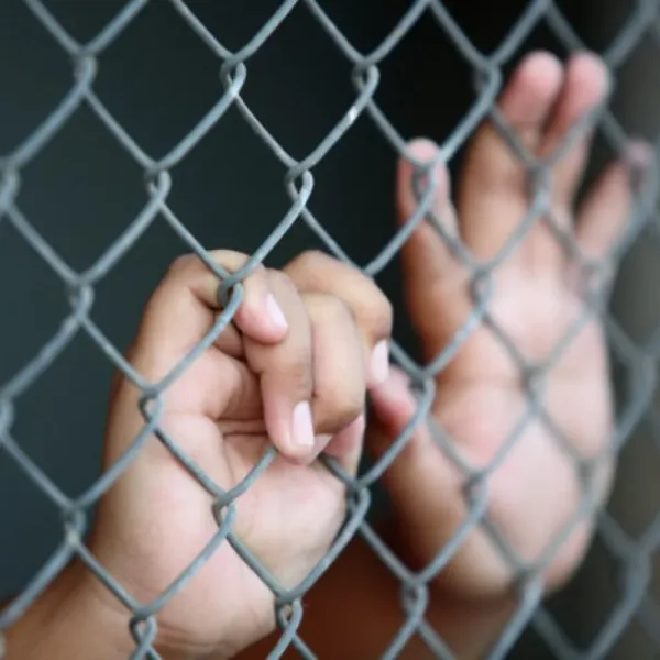 Ley penal juvenil: El Salvador aprueba la prisión perpetua para menores de edad