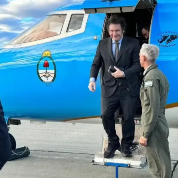 El Gobierno duplicó el presupuesto para viajes al exterior y viáticos en un año