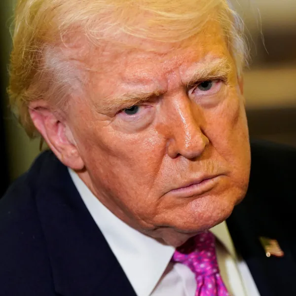 Trump amenazó con destruir las centrales eléctricas de Irán y sus pozos de petróleo si no reabre el estrecho de Ormuz