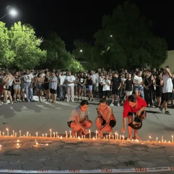 Trasladan al cementerio al alumno de 13 años que fue asesinado por un compañero