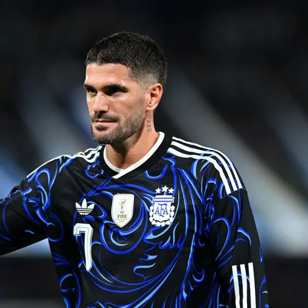 De Paul pidió "unidad" en torno a la Selección Argentina y aseguró: "Nosotros somos jugadores de fútbol, no hacemos política"