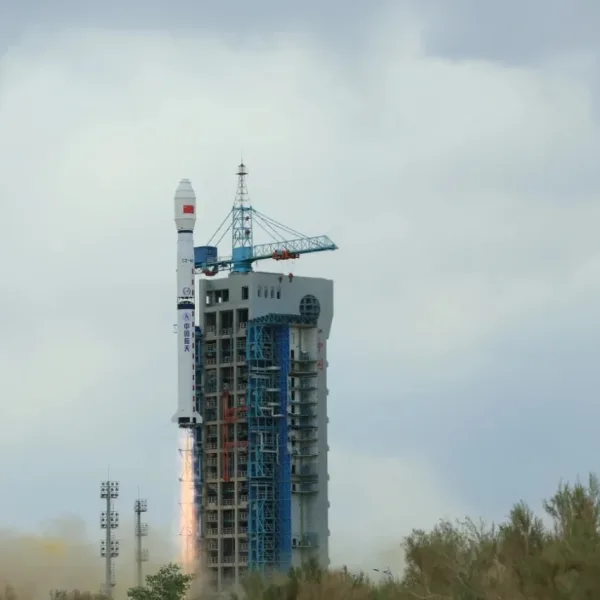 Impactante “lluvia” en la Patagonia: restos de un cohete chino iluminaron el cielo