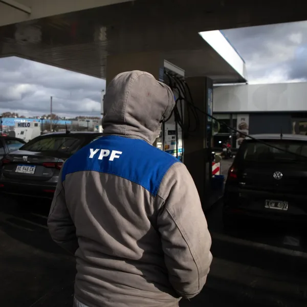 YPF congela precios y se planta ante la suba del petróleo