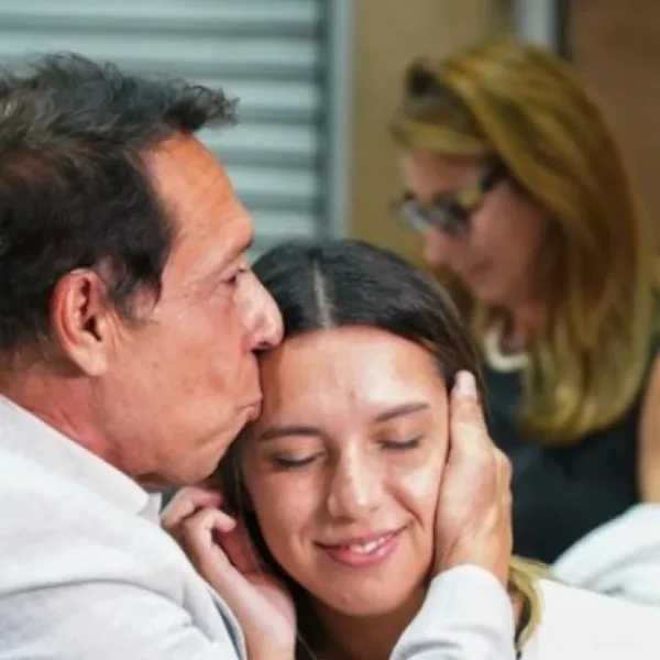 Investigan al padre de Agostina Páez por un video con gestos racistas