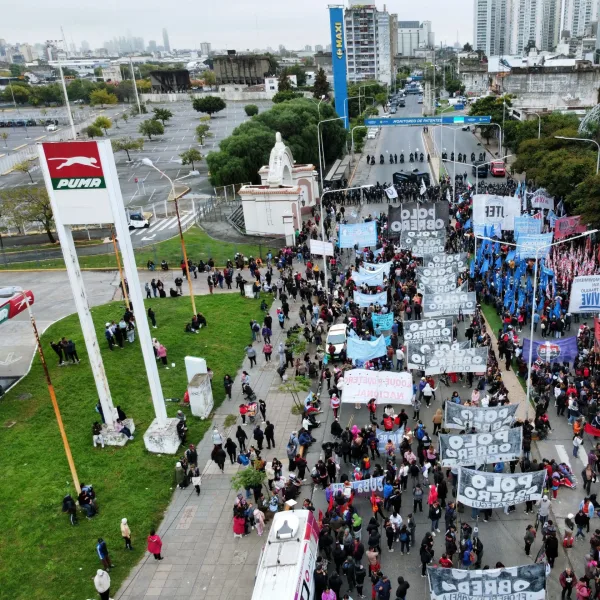 Se realizó una jornada de cortes y protestas en Puente Pueyrredón y Puente Saavedra