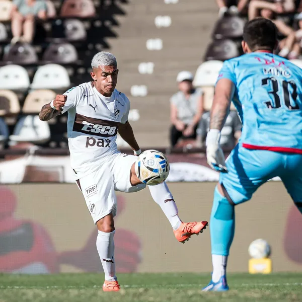 Platense debuta en la Copa Libertadores ante Corinthians en una noche histórica en Vicente López