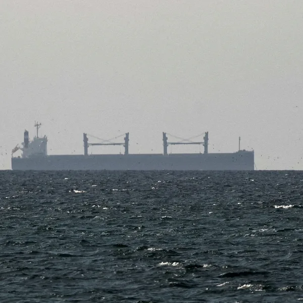 Irán vuelve a cerrar el estrecho de Ormuz tras los ataques de Israel al Líbano