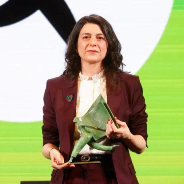 El buen mal de ser Samanta Schweblin: premio millonario para sus cuentos incómodos