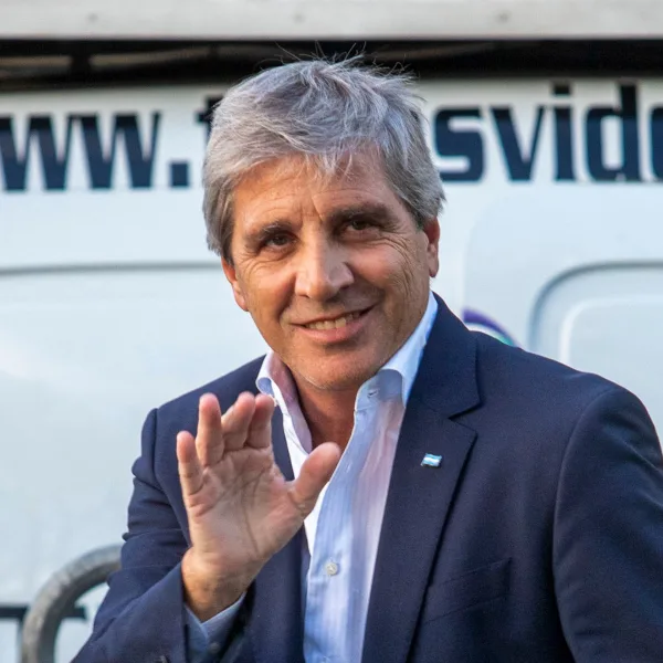 El Gobierno eliminó la prohibición de comprar dólares a beneficiarios de subsidios