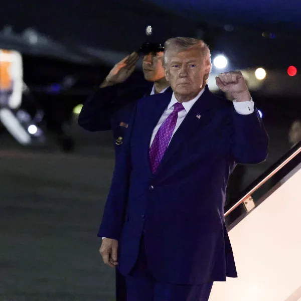 Trump aseguró que EE.UU. inició operaciones en el estrecho de Ormuz y que destruyó buques iraníes