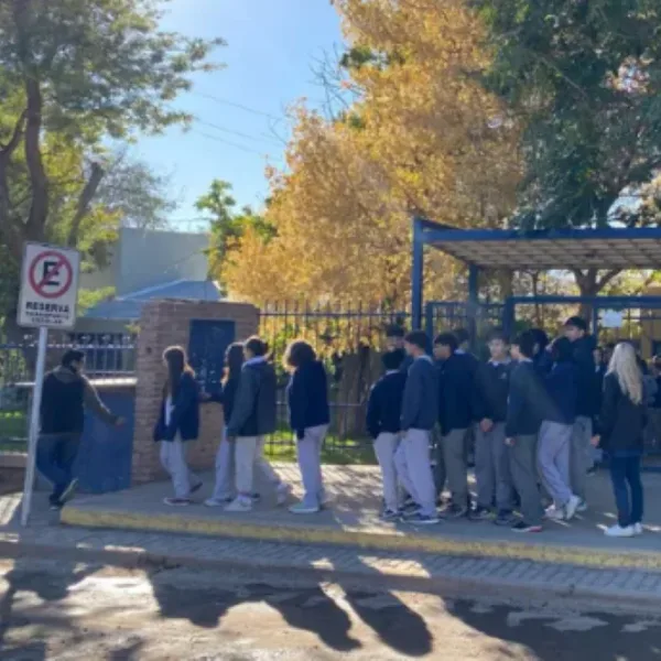 Un adolescente de 14 años amenazó con matar a sus compañeros en un colegio de Río Negro 