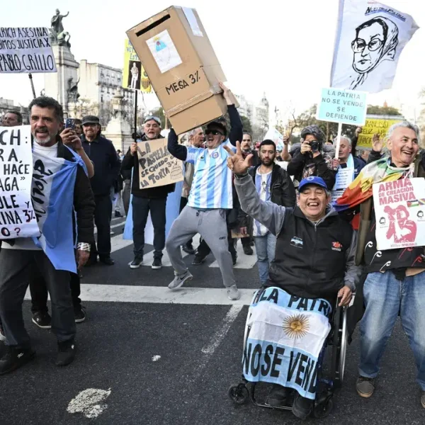 Médicos del PAMI inician un paro de 72 horas por recorte salarial