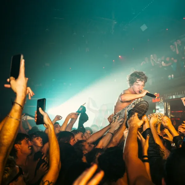 Rock & Roll por las venas: La Grecia presentó Lady Garron