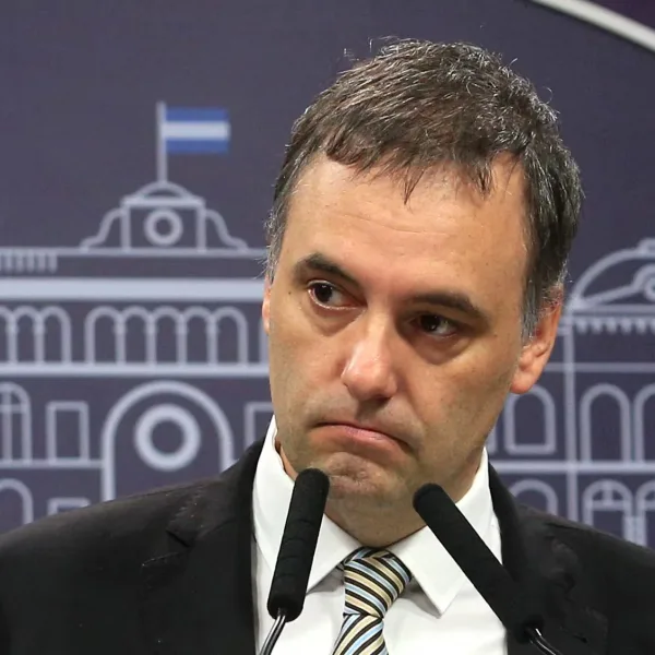 Declaran las jubiladas que le prestaron USD 200.000 a Adorni para comprar el departamento de Caballito