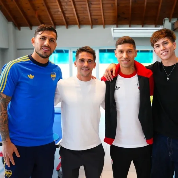 Gonzalo Montiel y Leandro Paredes recibieron a los chicos de O11CE previo al superclásico