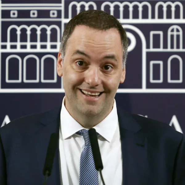 Caso Adorni: testigos ponen en duda el valor declarado del departamento